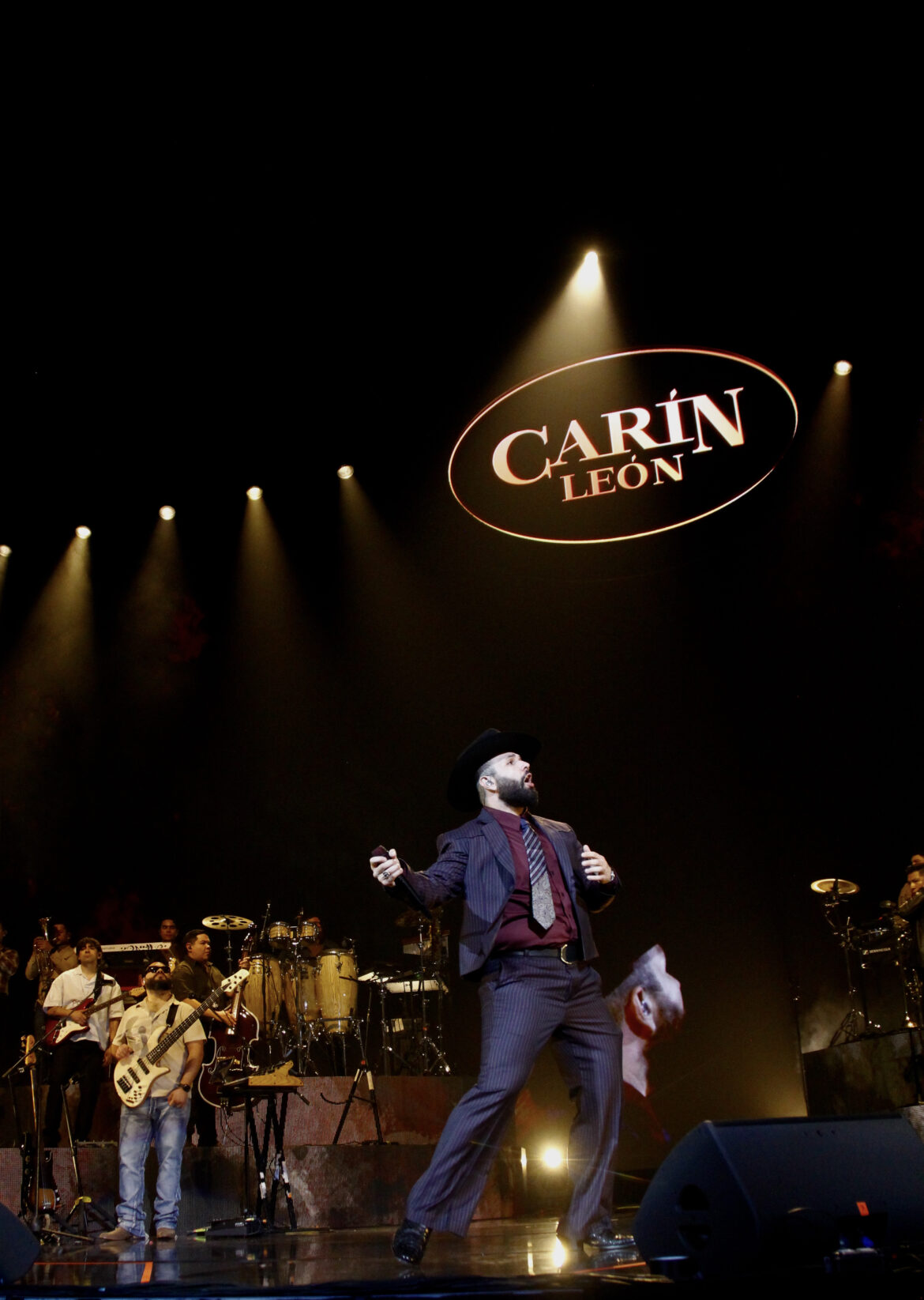 CARIN LEON TOYOTA CENTER HOUSTON 20267